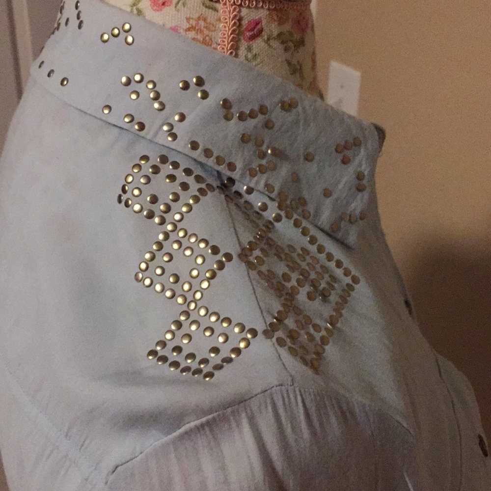 Light blue poplin button up - western -gold accent - Picture 5 of 5